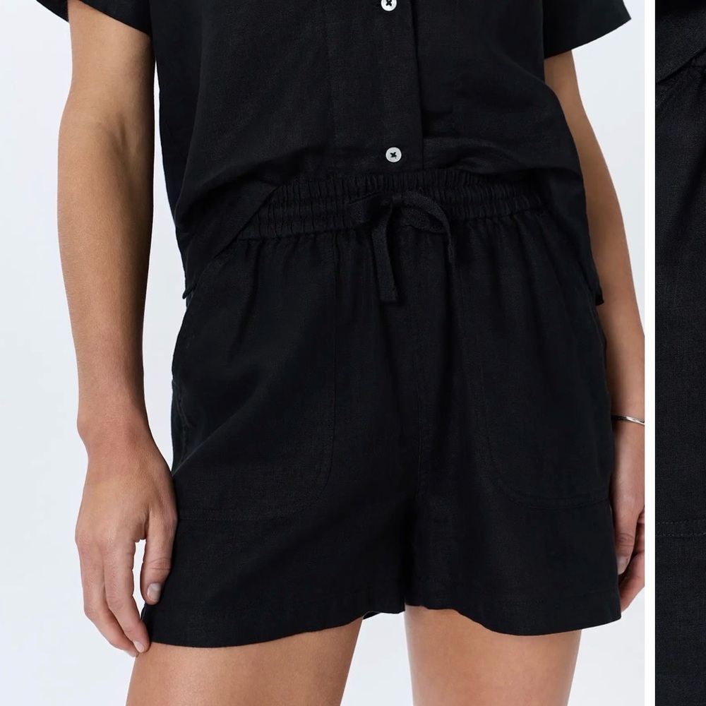Quince Linen Black Pull On Tie Front Shorts
M